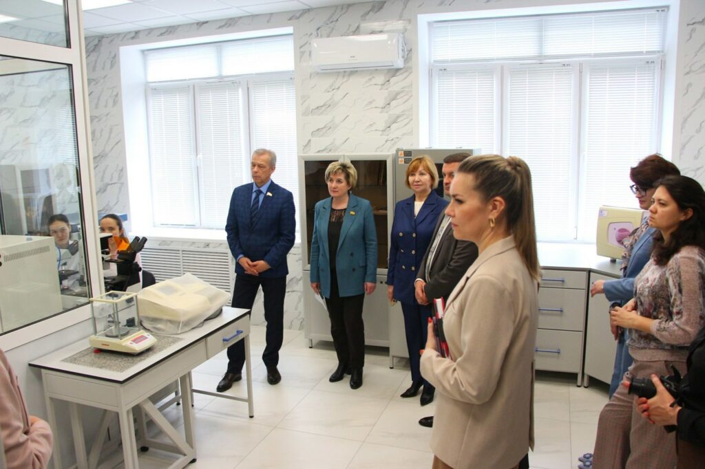 Депутаты Госсовета Чувашии посетили клиническую базу БСМП и медицинский факультет ЧГУ им. И.Н. Ульянова